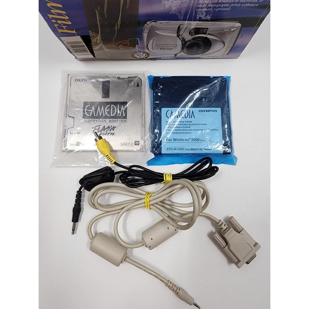 Olympus Camedia D-460 Zoom Digital Camera 1.3MP 3x Optical Zoom Silver Boxed